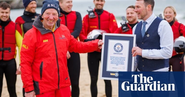  Bournemouth man sets Guinness World Record as longest serving lifeguard |  Guinness Book of Records

